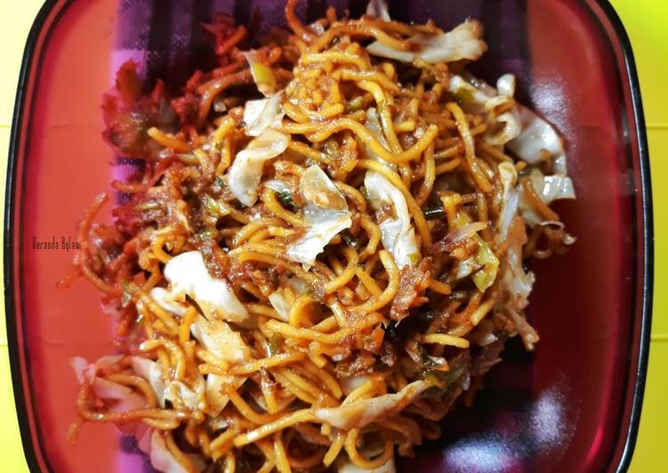 Mie Kuning Goreng Belacan