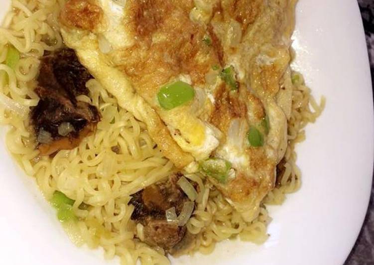 Recipe of Super Quick Indomie noodles with egg