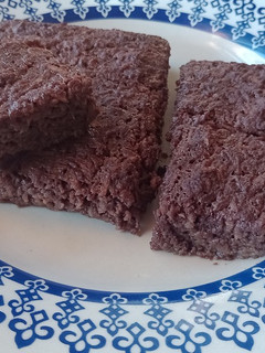 Una foto de Brownie de manzana y cacao. (sin harina)