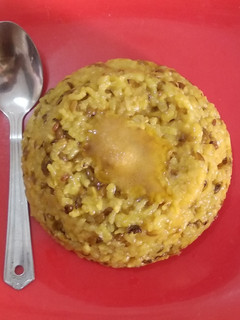 मुगाची पौष्टिक खिचडी (moogachi khichadi recipe in marathi) रेसिपी चे मुख्य फोटो