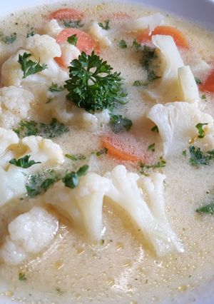 Tejfölös karfiolleves recept fotója