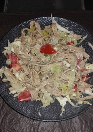 Una foto de Fideos con verduras