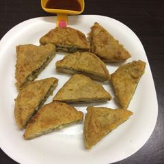 A picture of Bread sandwich Pakoda.