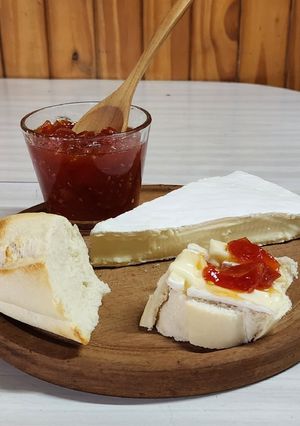 Una foto de 🍅 Mermelada casera de tomates cherry 🍅