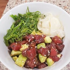 A picture of Tuna Poke Bowl.