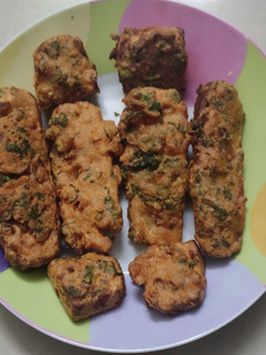 பிரட் பஜ்ஜி (Bread Bajji recipe in tamil) செய்முறை முக்கிய புகைப்படம்