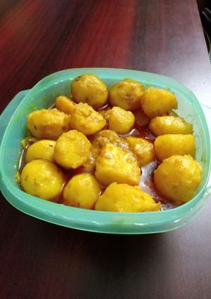 A picture of Dum aloo.