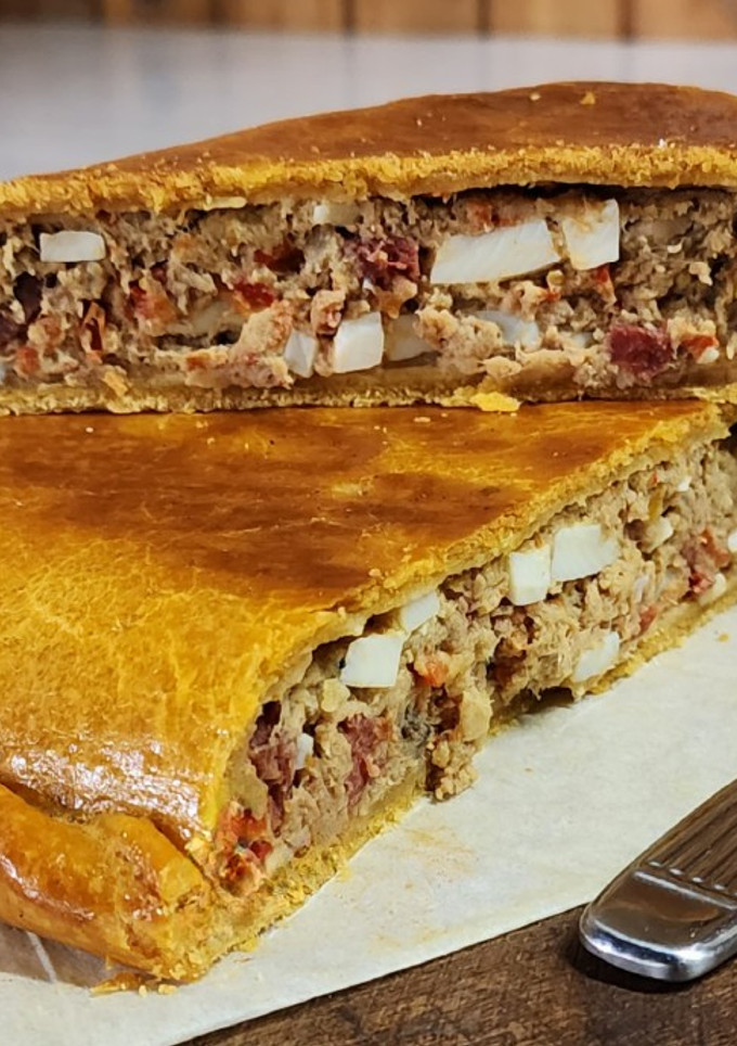 Una foto de Empanada gallega 🐟
