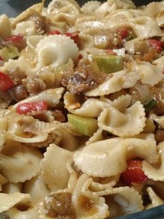 Una foto de Fideos con mix de verduras y salsa de soja