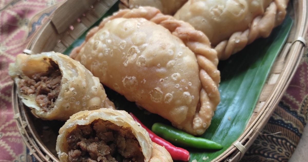 Pastel Isi Ayam Kecap