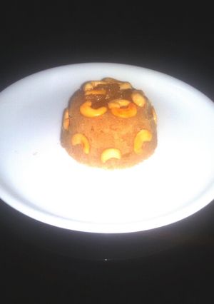 A picture of Suji ka halwa/ sheera.