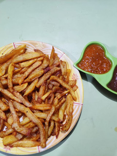 आलू फ्रेंच फ्राइज (Aloo french fries recipe in Hindi) रेसिपी मुख्य फोटो