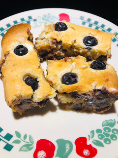 A picture of Chocolate 🍫 Chip / Blueberry Cookie 🍪 Dough Cheesecake.