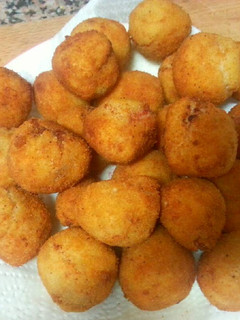 Una foto de Mini croquetas de pollo y bacon