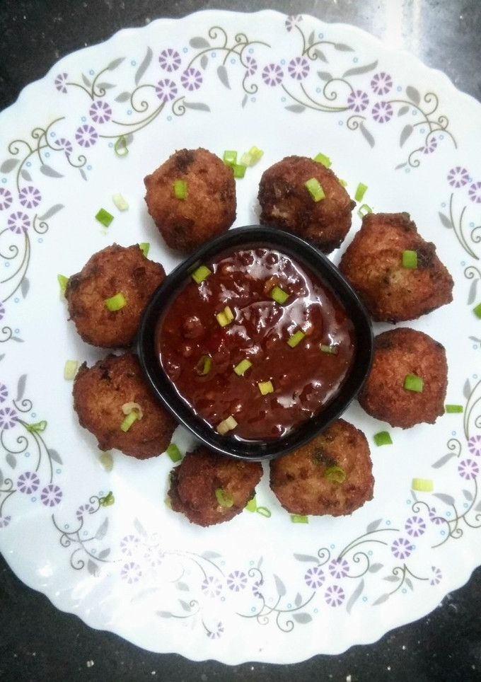 Leftover ரைஸ்  மினி வடை வித் செஸ்வான் சட்னி செய்முறை முக்கிய புகைப்படம்