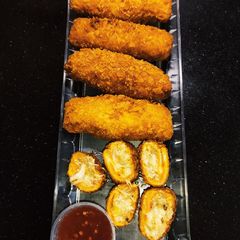 A picture of Pizza Creamy Bread Roll.