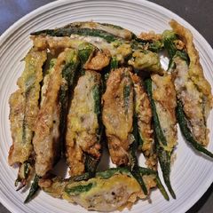 A picture of Fried Okra with Minced Fish.