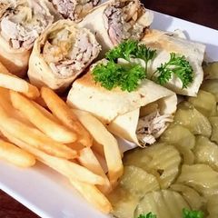 A picture of Lebanese_chicken_shawarma.