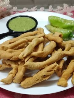 વણેલા ગાંઠિયા (Vanela Gathiya Recipe in Gujarati) રેસીપી મુખ્ય ફોટો