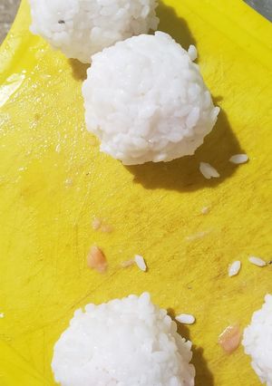 Una foto de Onigiri