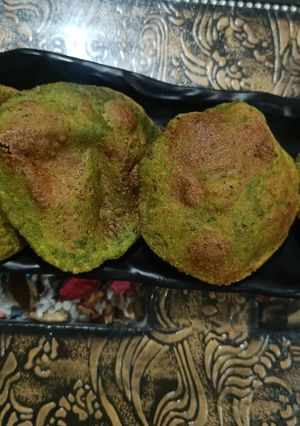A picture of Bathua ki poori.