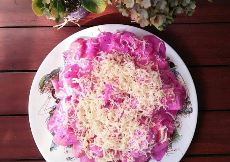 Salad buah naga