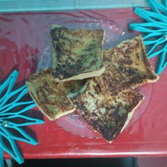 A picture of French toast.