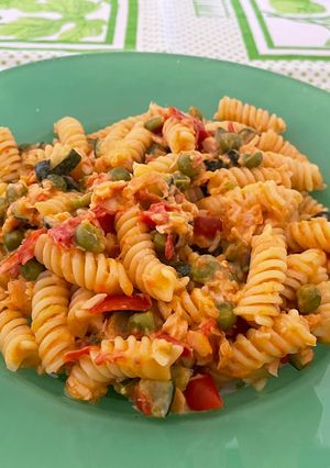 Foto di Fusilli cremosi salmone e verdure 🥒🐠🍅🫛