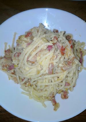 Una foto de Espaguetis a mi carbonara