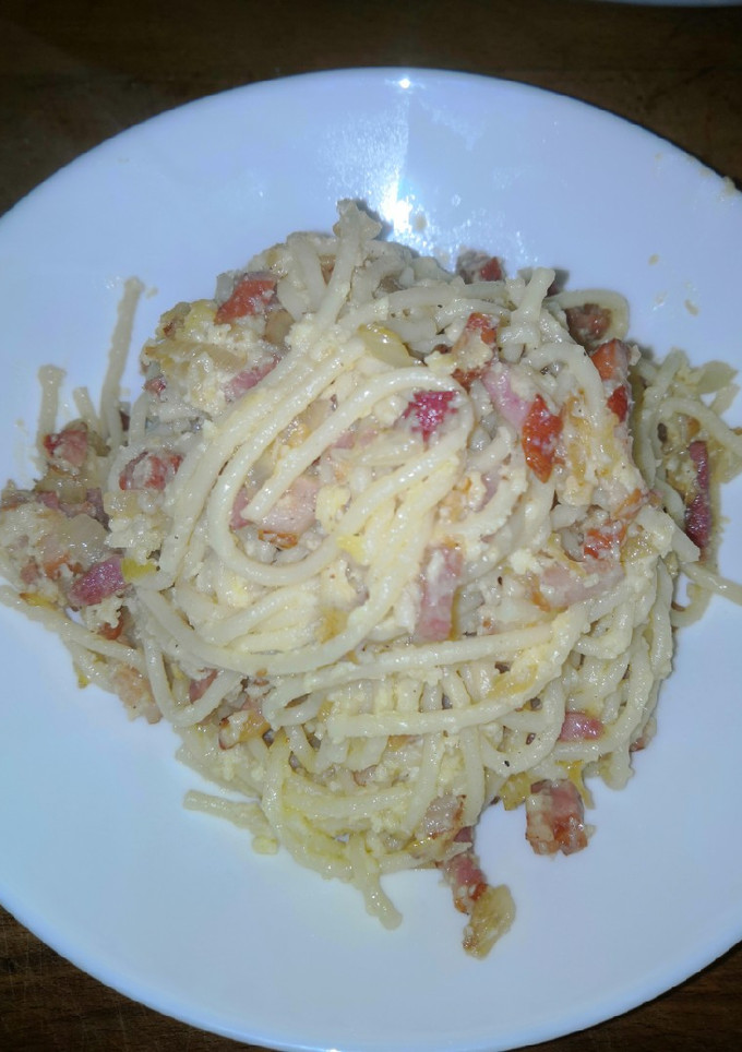 Una foto de Espaguetis a mi carbonara