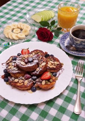 صورة لوصفة شرائح الخبز البايت المقلي🇫🇷"pain perdu" "french toast"