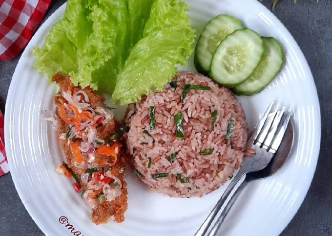 Nasi gurih daun jeruk