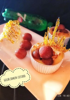 A picture of Gulab jamun custard.