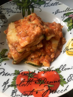 Una foto de Lasaña zapallo italiano y arvejas (sin masa)