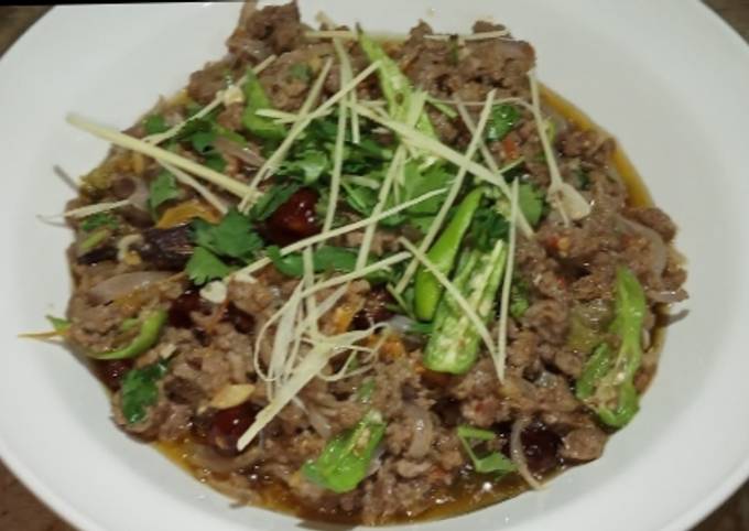 Steps to Make Favorite Piyazi Qeema