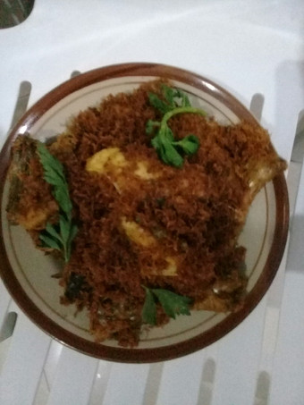 Bagaimana Membuat Ayam srundeng gurih Menu Enak