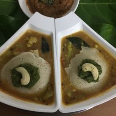 A picture of Oats idli.