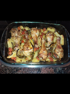 Una foto de Mi pollo con papas al romero y al horno
