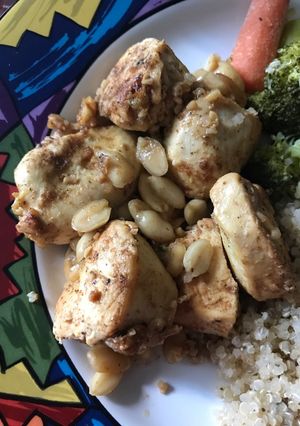 A picture of Peanuts Chicken.