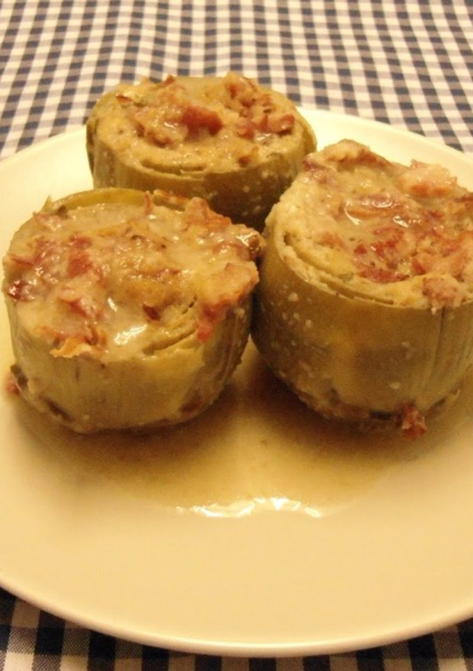 Una foto de Alcachofas rellenas de jamón serrano