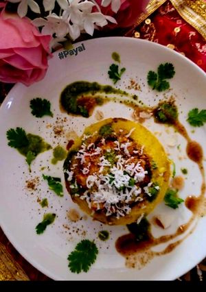 फ्यूजन पनीर खमन चाट (Gujarati thali) रेसिपी मुख्य फोटो