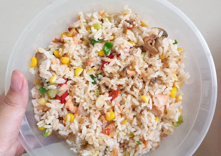 Resep Salmon Fried Rice yang Menggugah Selera