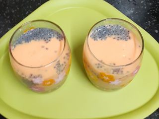 Papaya & subja seed smoothie