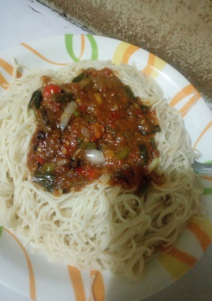 A picture of White Spaghetti with source.