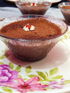 चॉकलेट कस्टर्ड (chocolate custard recipe in Hindi) रेसिपी मुख्य फोटो