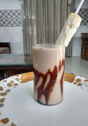 A picture of Chocolate coffee shake with malai kulfi.