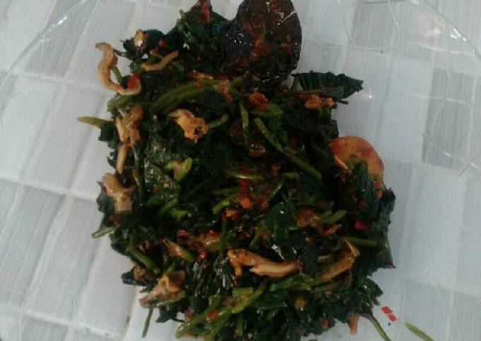 Standar Cara gampang buat Tumis daun ubi jalar  nagih banget