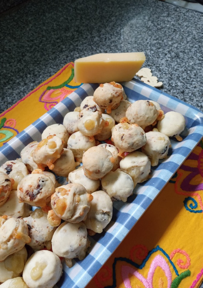 Una foto de Scons de queso e higos secos