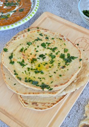 Foto di Pane naan indiano cotto in padella