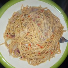 A picture of Jollof spaghetti.